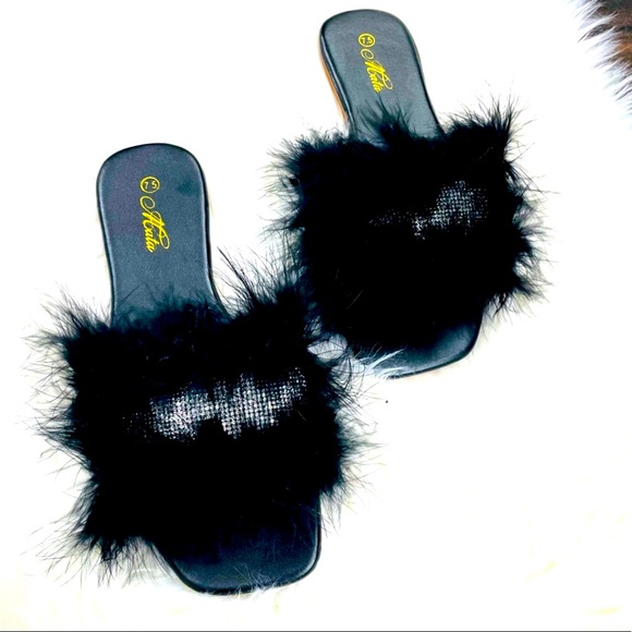 Mata Shoes Shoes - ⚫️Feather Rhinestone Sandals ⚫️